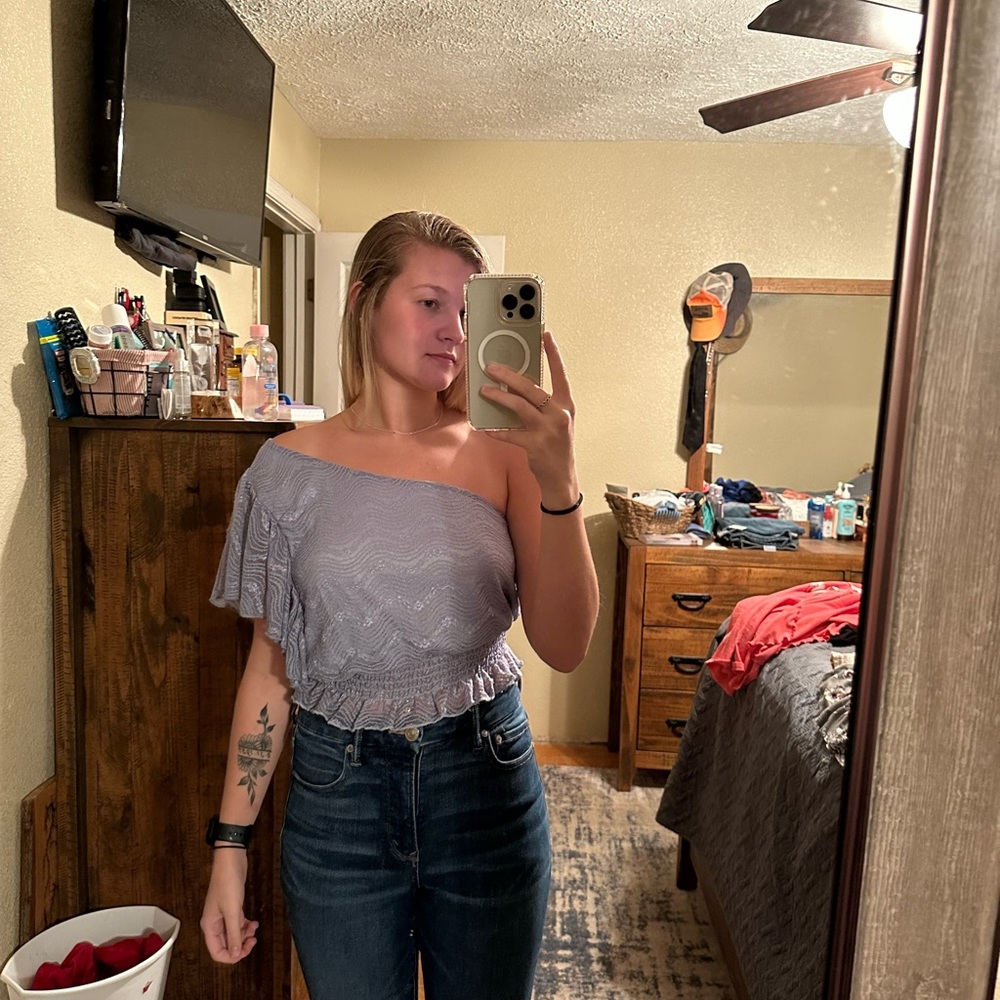 One sleeve crop top